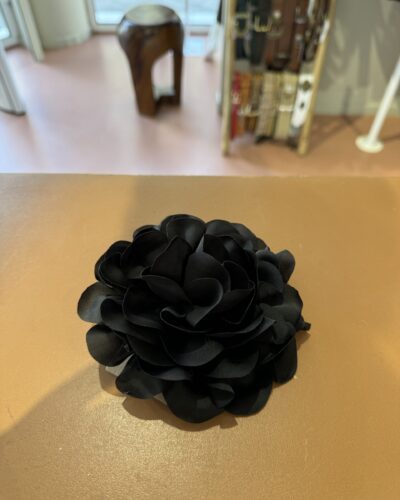 Μπουτουνιερα λουλούδι