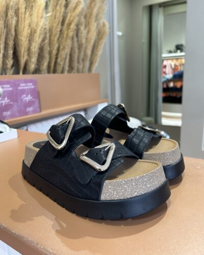 25/143 Sante shoes