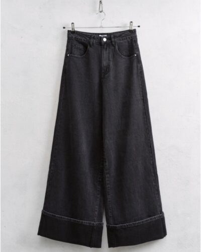 Noir Wide Denim