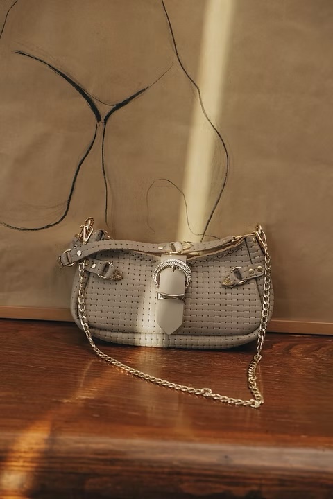 Kiss Of Life | Shoulder Bag | 2 colours - Image 2