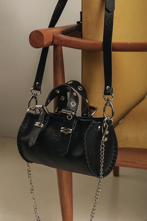 Unstoppable barrel bag black