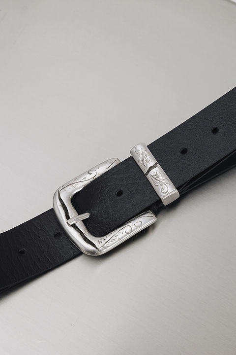 Simplicity leather belt