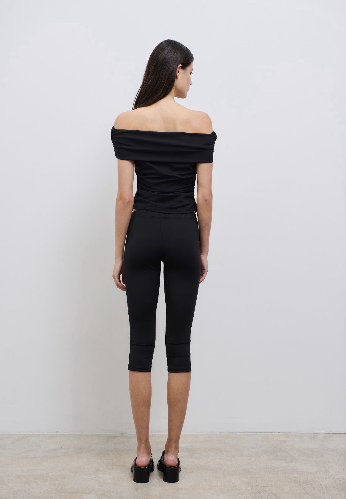 Naomi Capri Leggings - Image 2